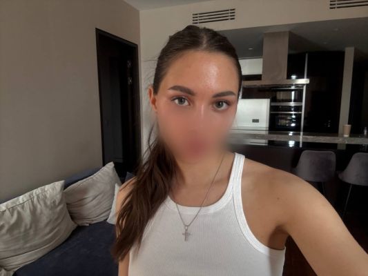 Ника впервые в нуре, ню-фото